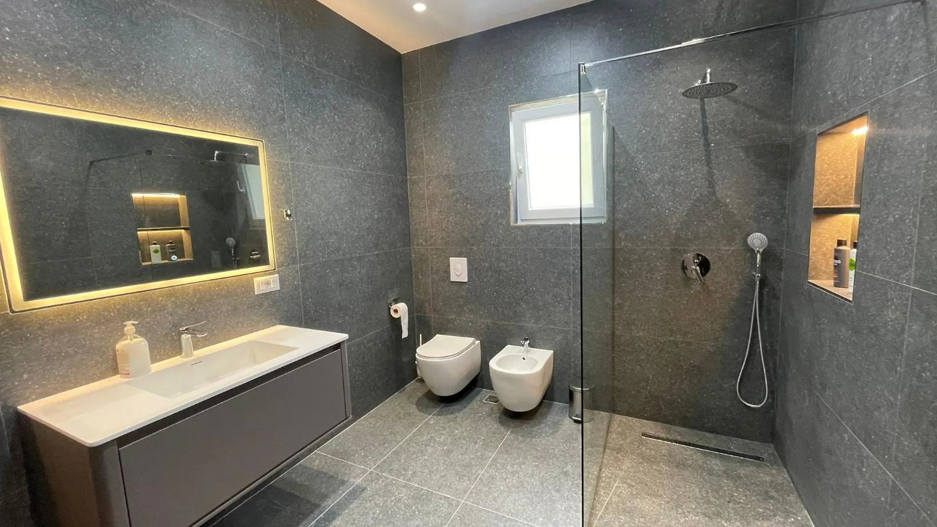 Modern Studio Apartment In A Villa - Tirane 0*, Tirana