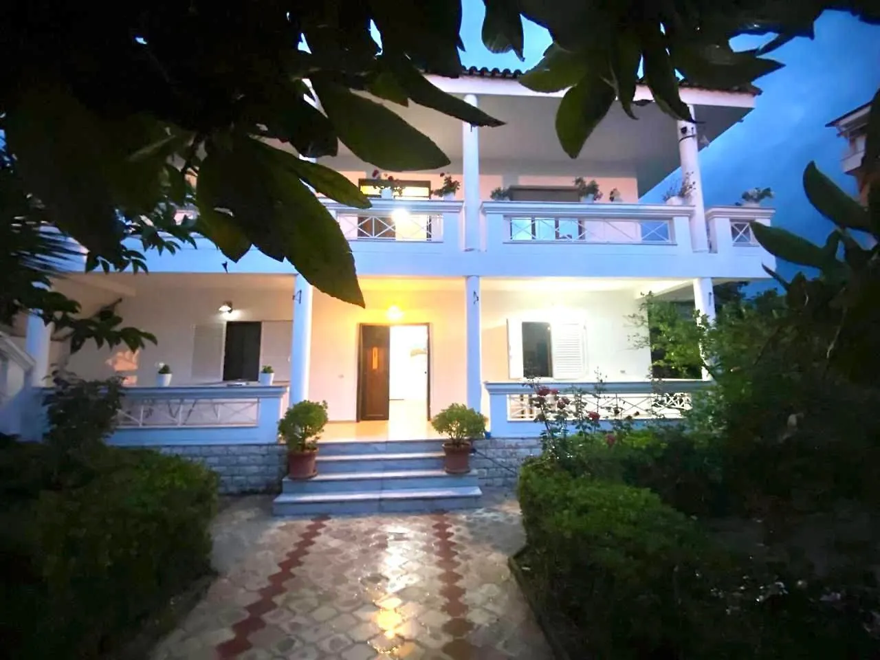 Modern Studio Apartment In A Villa - Tirane