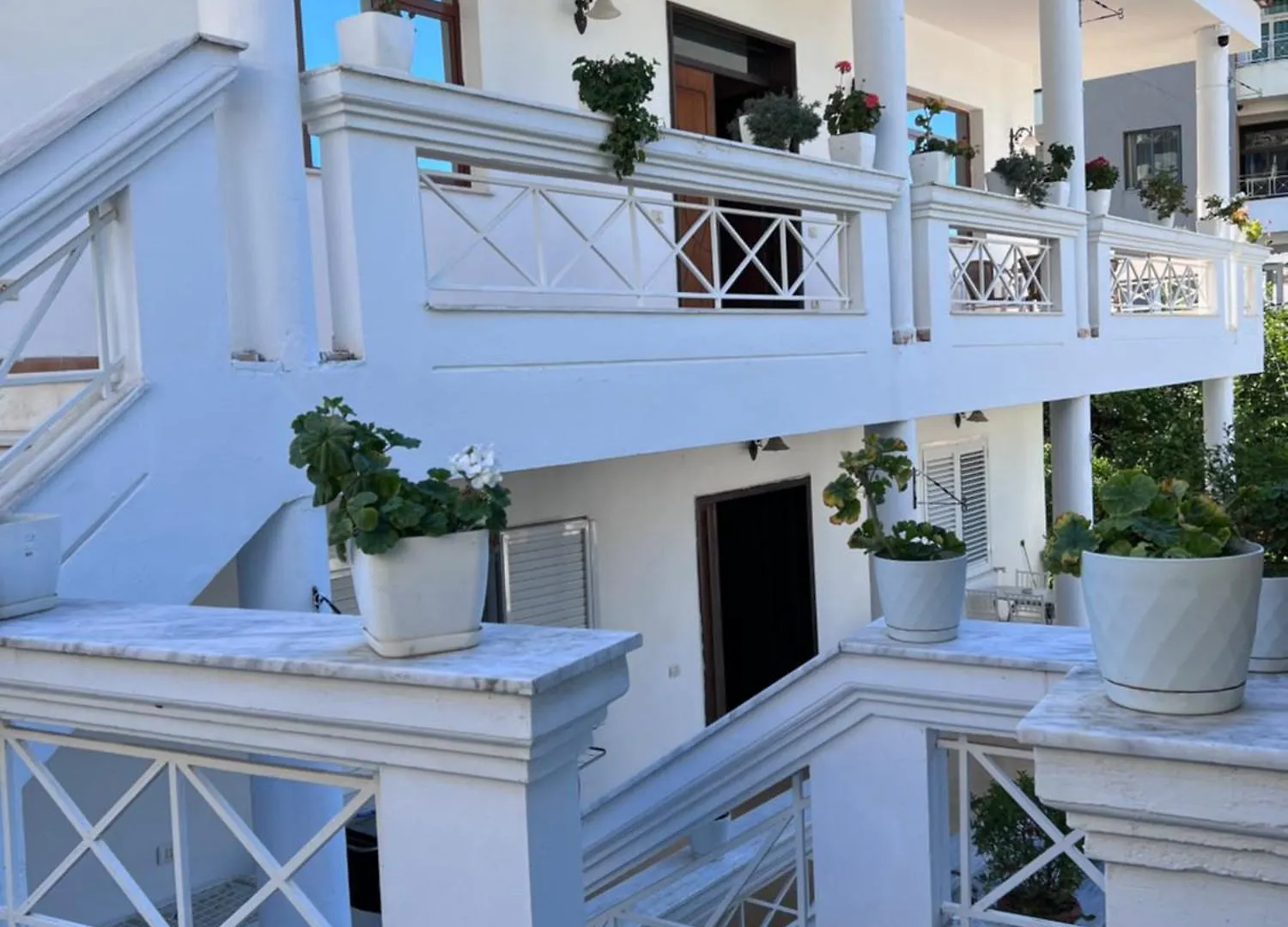 Modern Studio Apartment In A Villa - Tirane Albania